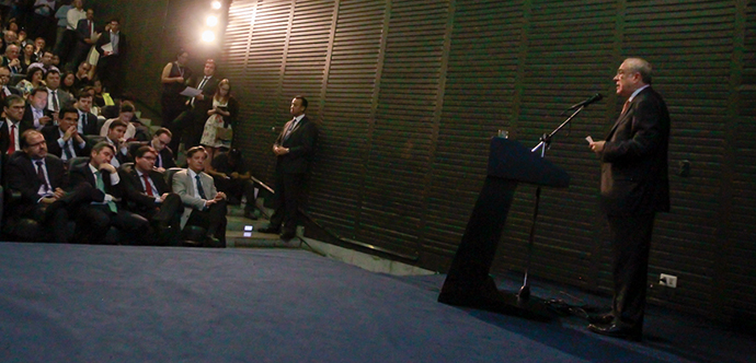 El Ministro Marcos Barraza asistió al lanzamiento del Estudio Economic Survey 2017 de la OCDE. El documento incluye la medida multidimensional de la Encuesta Casen para evaluar la pobreza en el país.