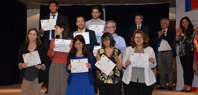 En esta versión participaron 51 tesis, 27 de pregrado y 24 de postgrado de diversas universidades y carreras de todo el país.