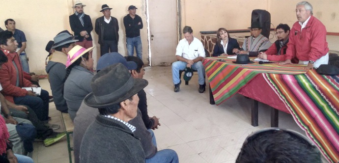 Las autoridades vieron en terreno las necesidades de electrificación  y la puesta en valor del cultivo de la quinoa.