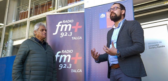 La Seremía de Desarrollo Social y Familias convocó a la comunidad a ser parte de esta campaña con una donación en ropa de abrigo; en la instancia Radio FM MÁS comprometió una significativa donación, a través de una subasta.