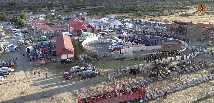 •	Con esta aprobación la iniciativa continuará con la su fase de ejecución que tiene un costo de $1.898 millones para potenciar este recinto donde se llevan a cabo las actividades típicas de la Patagonia Chilena. 