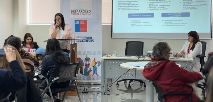 La iniciativa que contó con la participación de 60 mujeres de la Región fue liderada por la Seremi de Desarrollo Social y Familia, Mariela Huillipan, junto a la Seremi de la Mujer y Equidad de Género, Sol Kaechele. 
