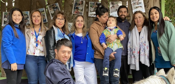 Seremi junto a familias de Fundación Equinoterapia Eluney