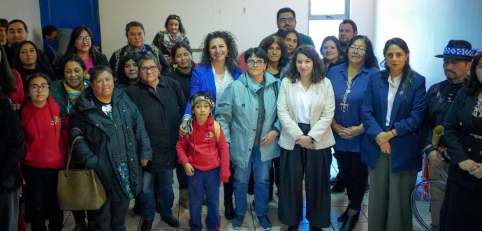 Las autoridades presentaron detales de la Red Local de Apoyos y Cuidados y entregaron Guía de Beneficios, Derechos y Garantías Sociales.