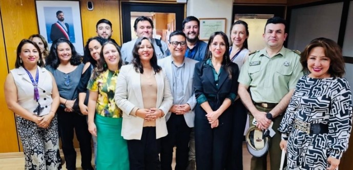 En el marco de la Ley Nº21.302 y, por consiguiente, para exponer y analizar cifras regionales, por cierto, proyectar labores concretas, la jornada se desarrolló en el salón Winston Cabello Bravo de la Secretaría Regional Ministerial, ubicada en Copiapó.