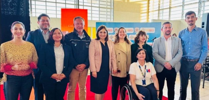 “Gracias al trabajo con sentido de unidad, desarrollado con el MINVU y la municipalidad, estamos ad portas de anunciar el inicio de la construcción del primer centro comunitario de cuidados de la región”, aseveró la autoridad. 