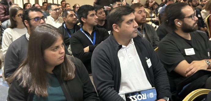 Profesionales y funcionarios de Municipalidades y Servicios Públicos  de la región se dieron cita en el Gran Hotel Isabel Riquelme, en Chillán, para actualizar sus competencias en la formulación de iniciativas de inversión pública para Ñuble.