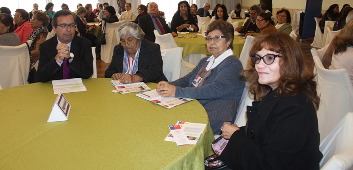 Jornada contó con exposiciones de profesionales que los capacitaron para que sepan ejercer sus derechos como personas mayores.