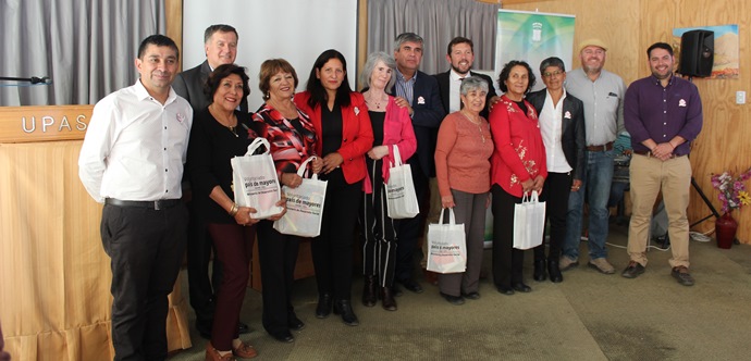 El 70% de los alumnos que ha pasado por la iniciativa de voluntariado País de Mayores mejora sus calificaciones, en tanto que los adultos mayores sostienen que han aumentado su autoestima, sintiendo que contribuyen a la sociedad.