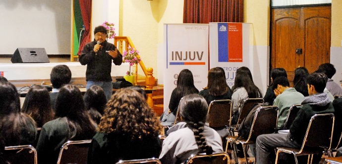 Los jóvenes valoraron el diálogo con representantes de Gobierno respecto a una temática que consideran importante para así abordarla de buena forma y enterarse de cuando se está pasando por este tipo de actos. 