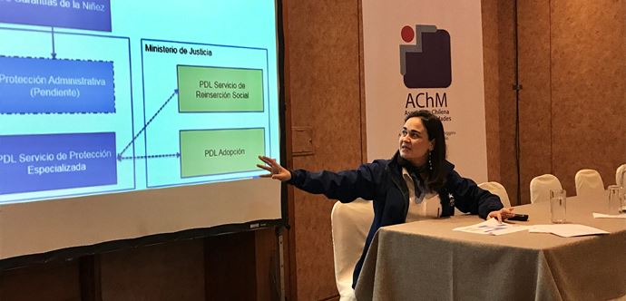 La subsecretaria, Carol Bown, abordó el trabajo conjunto con los municipios que se pretende realizar en el tema de la niñez además de recalcar la protección y promoción que se debe entregar a los niños para evitar que sufran vulneraciones.
