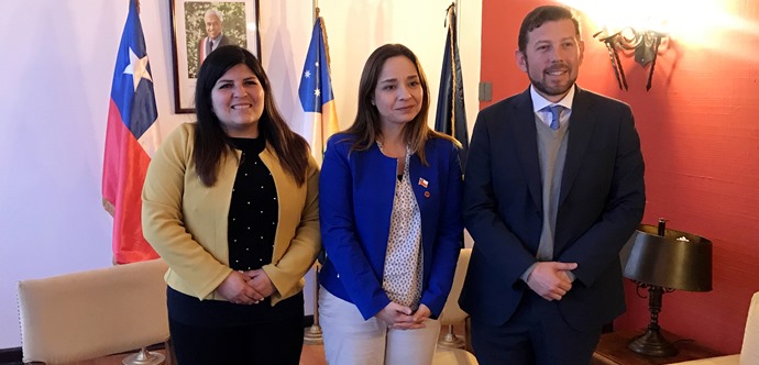 Se trata de Loreto Molina Benavente, militante de Evópoli, Ingeniera Comercial de la Universidad de Chile.