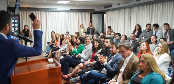 Ministra en lanzamiento del Chat Hablemos de Todo 