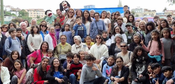 La instancia organizada por SENAMA Valparaíso, contó con el apoyo de la seremi de Desarrollo Social y Familia, FOSIS, la Caja 18 de Septiembre y recibió a decenas de voluntarios junto a los niños y niñas que participaron de la versión 2025 de este voluntariado.