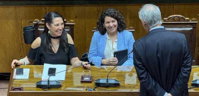 La Sala del Senado aprobó de forma unánime el informe de la Comisión Mixta que zanjó las discrepancias entre ambas Cámaras, y pasa a su último trámite en la Sala de la Cámara de Diputadas y Diputados. 