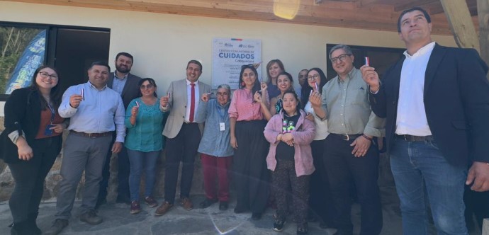 El recinto, dedicado a cuidar a quienes cuidan, cuenta con espacios para que estas accedan a servicios públicos, atención psicológica, creación de redes de apoyos, talleres y actividades para fomentar emprendimientos. Se trata del tercer centro inaugurado en la Región de Ñuble. Con esta inauguración, Chile Cuida completa la apertura de 60 Centros Comunitarios de Cuidados a lo largo del país.