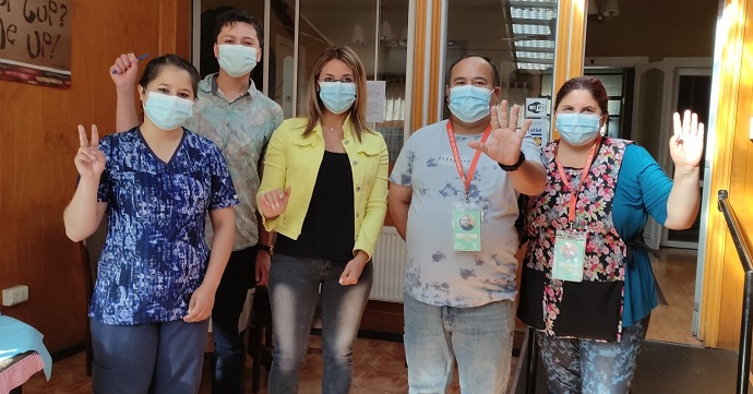 La Seremi de Desarrollo Social y Familia, Ann Hunter, explicó que cerca de 55 personas se verán beneficiadas, completando su esquema de vacunación en un 100% según lo estipulado a la fecha por el Ministerio de Salud.