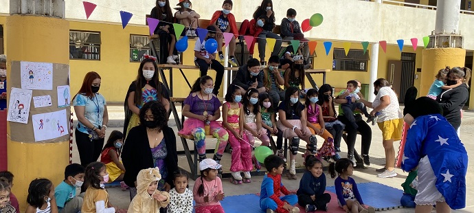 Con actividades recreativas y artísticas realizadas por niños y niñas de la comuna se dio inicio a los talleres de verano del programa Centros para Niños con Cuidadores Principales Temporeros. 