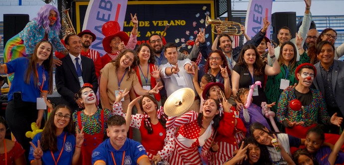 Esta iniciativa es parte del Plan Integral “Chile Crece Más” y ofrecerá actividades recreativas gratuitas en más de 100 establecimientos de todo el país, beneficiando a cerca de 10 mil estudiantes.