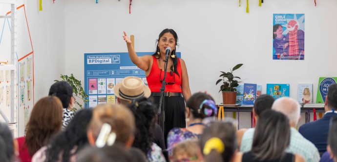 Este programa, impulsado por el Ministerio de las Culturas y el Ministerio de Desarrollo Social y Familia, se desarrolló durante 2024 en cinco centros comunitarios de cuidados en las comunas de Arica, Monte Patria, Cerro Navia, Padre de las Casas y Nueva Imperial.