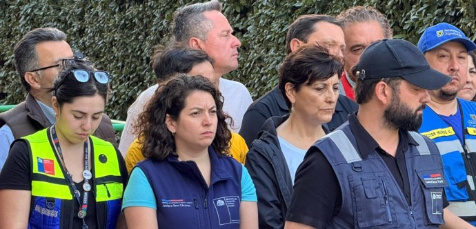 Desde Concepción, el Jefe de Estado se reunió con el gobernador Sergio Giacaman y los alcaldes de Concepción, Penco y Tomé para coordinar el despliegue y medidas ante los incendios forestales que afectan a las regiones de Ñuble y Biobío.