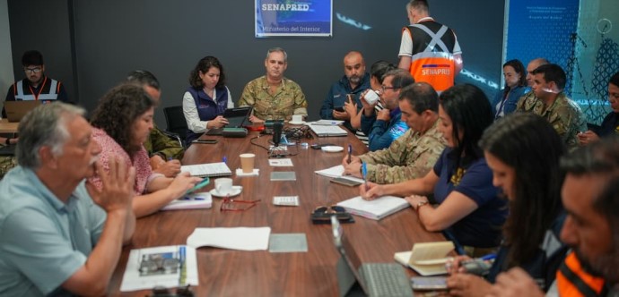 El Ministerio de Desarrollo Social y Familia coordina el despliegue de ayuda humanitaria, la aplicación de la Ficha Básica de Emergencia y el trabajo intersectorial con municipios y servicios públicos, con el objetivo de asegurar una respuesta oportuna a las familias afectadas por los incendios forestales en la Región del Biobío.