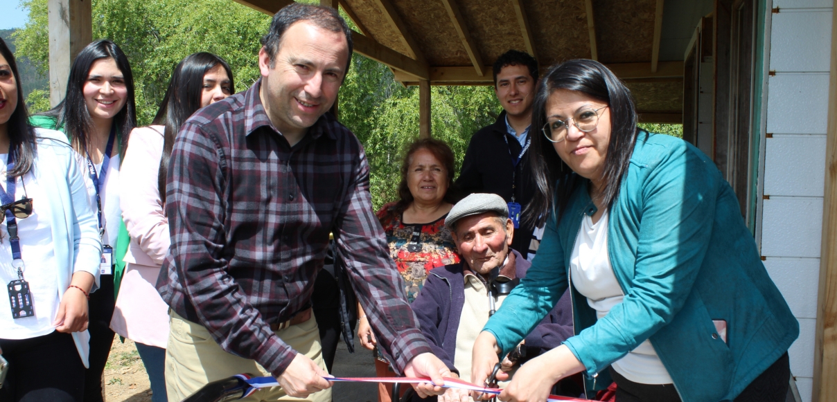 Ramplas de desplazamiento y barras de seguridad en baños y piezas fueron instaladas en domicilios de familias que pertenecen al programa Red Local de Apoyos y Cuidados del Ministerio de Desarrollo Social y Familia