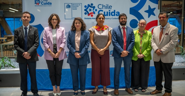 En la reunión se expusieron los principales avances de la cartera: la entrada en vigencia de la Ley Chile Cuida y la expansión del Sistema Nacional de Apoyos y Cuidados; la automatización del Subsidio Único Familiar y la consolidación de la Ventanilla Única Social; la implementación territorial de la Ley de Garantías de la Niñez; la modernización de los sistemas de inversión y de información social; y el trabajo en reconstrucción y respuesta ante emergencias como los incendios forestales en Ñuble y Biobío.