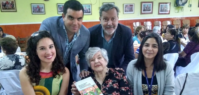 El poema dedicado a Violeta Parra, “Al oído de Violeta”, que escribió la iquiqueña Luisa Guerra Moreno, fue incluido en la nueva versión regional del libro “Concurso Autobiográfico para Personas Mayores Confieso que he Vivido”.