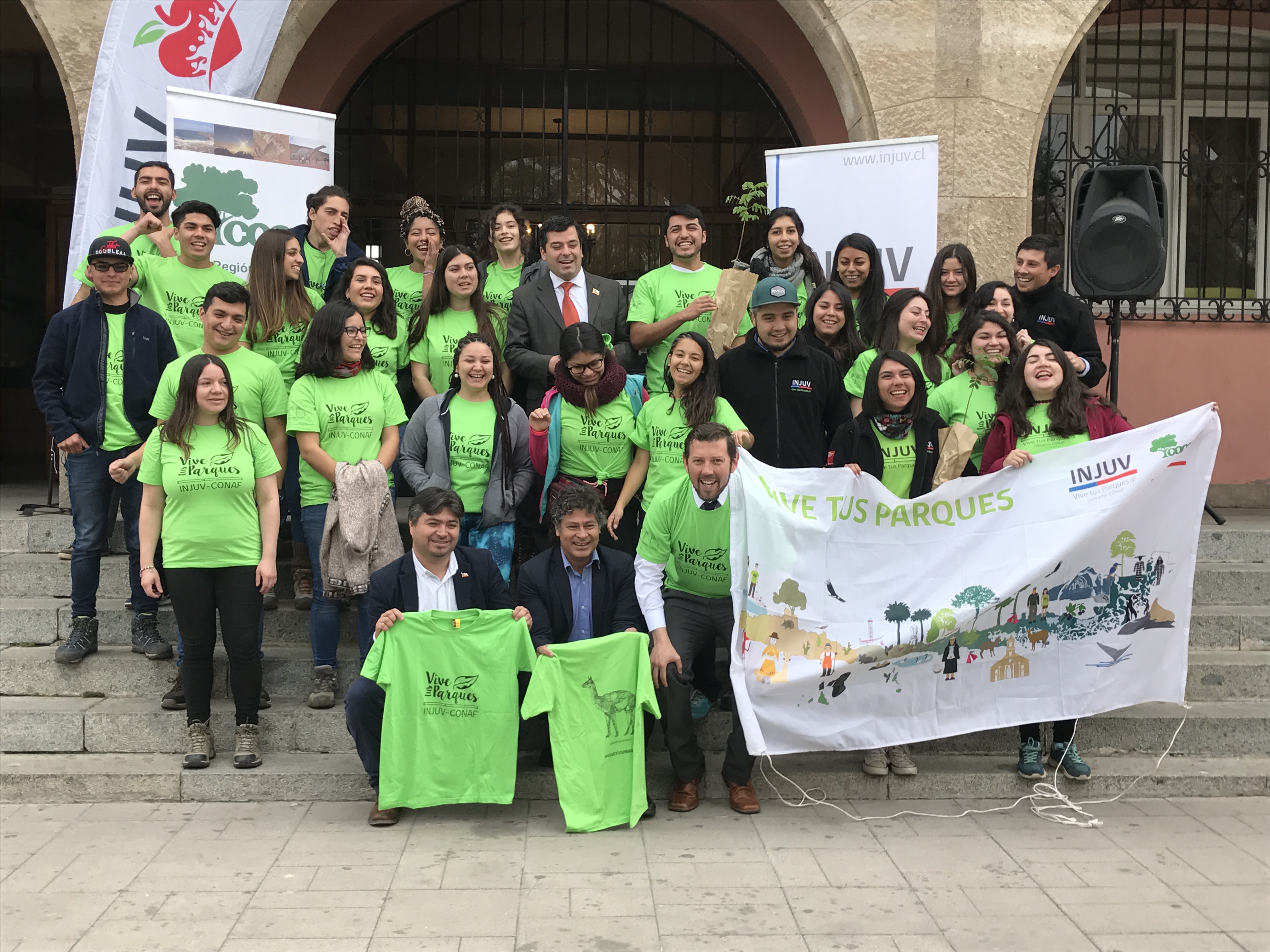 Desde la Región de Coquimbo y la Araucanía provienen los voluntarios que, entre otras labores, buscarán mejorar el acceso para personas con discapacidad en Reserva Nacional y Monumento Natural de la zona.