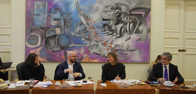 -La instancia liderada por el Ministerio de Desarrollo Social y Familia, reunió a ministros y ministras de diversas carteras, representante de Unicef, la Defensoría de la Niñez, entre otros organismos, para evaluar las recomendaciones del Comité de los Derechos del Niño y coordinar una agenda en común en materia de niñez y adolescencia.