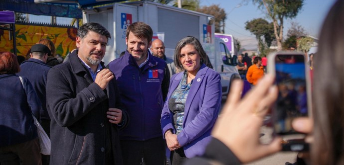 Autoridades en anuncio