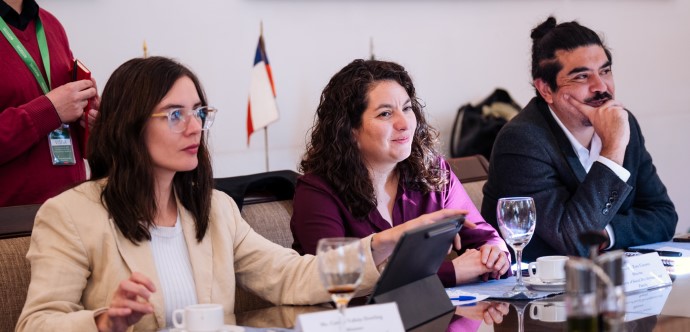 Ministras Vallejo y Toro en reunión 