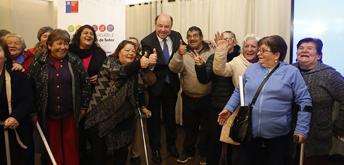 Chile Compromiso de Todos 2019 busca financiar iniciativas de la sociedad civil y la academia que impulsen el desarrollo, la superación de la pobreza y vulnerabilidad social. 