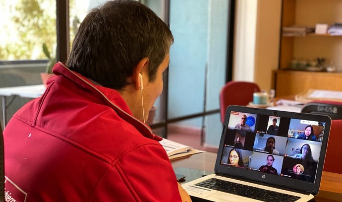 La iniciativa financia proyectos innovadores y comprometidos con la superación de la pobreza y vulnerabilidades sociales de personas y familias, los cuales son desarrollados por la sociedad civil.