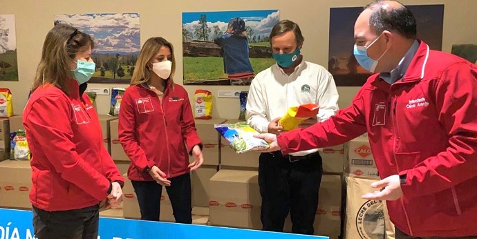 La seremi Ann Hunter agradeció el compromiso de las empresas ante las dificultades que atraviesan las familias de la región.