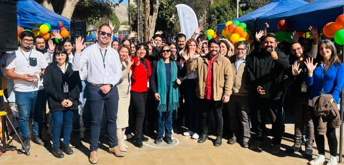 Fue en el marco del Día Mundial del Acogimiento Familiar y particularmente en una jornada de promoción de dicha política pública -desarrollada en la plaza de armas de Copiapó-, donde la representante de la Ministra Javiera Toro, instó a promover esta alternativa de cuidado para niños, niñas y adolescentes que requieren con urgencia protección.