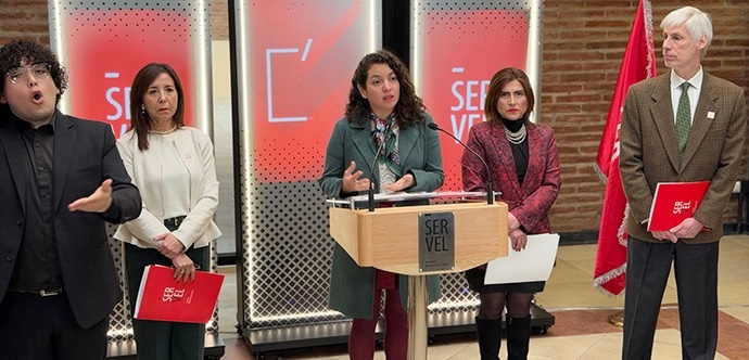 Las medidas incluyen poder ir acompañado de una persona de confianza para ejercer el voto asistido, el uso de la plantilla ranurada y ranurada con sistema Braille, además de una plataforma en el sitio web del Servel para personas sordas o con discapacidad auditiva.
