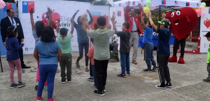 La actividad coordinada por Desarrollo Social y Justicia tiene por objetivo promover la actividad física y la alimentación sana en los niños residentes de estos centros.  