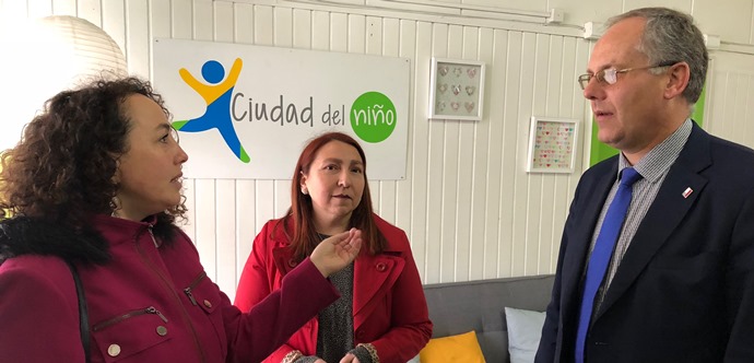 La nueva institucionalidad en materia de niñez, se enmarca en un sistema de protección integral de los derechos de los niños y niñas. 