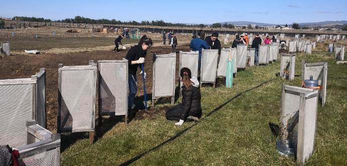 La actividad de voluntariado fue muy bien recibida por los usurarios de la corporación quienes felices y entusiastas participaron activamente de todo el proceso.