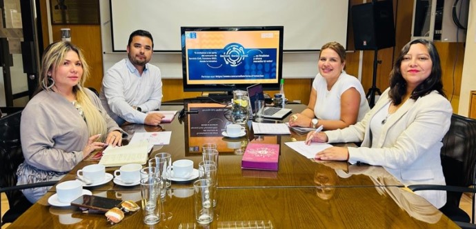 El equipo de trabajo en la región de Atacama estará integrado por funcionarios y funcionarias de la Seremi de Salud; Seremi de Educación; Seremi del Deporte; Seremi del Trabajo; Seremi de Agricultura; Seremi del Minvu; Senda; Servicio de Salud Atacama; SLEP Atacama; Vida Sana; JUNAEB; SernamEG; INJUV; UDA e IND.  