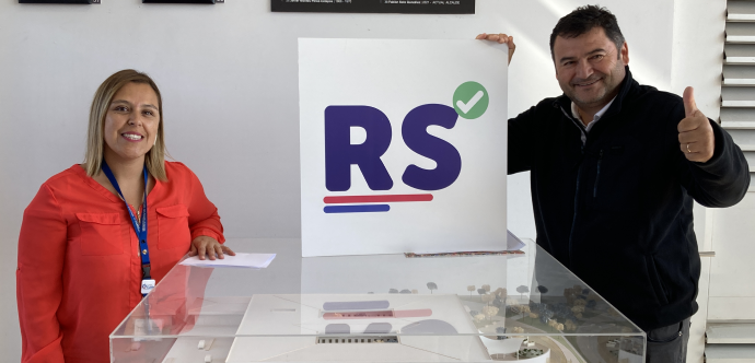 La iniciativa que inicia su etapa de ejecución, permitirá que más 16 mil beneficiarios directos puedan contar con un remozado Centro de Salud Familiar de 2.371 metros cuadrados en esta comuna. 