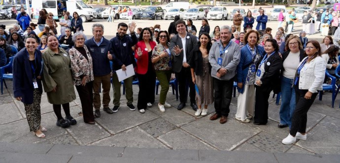 Enmarcado en el Dia Internacional de la Mujer, la Seremi de Desarrollo Social y Familia y sus Servicios Relacionados destacaron a cinco mujeres -representantes de Chillán, Ninhue, Quirihue y Coihueco- por su importante trayectoria en el rol de cuidados. 