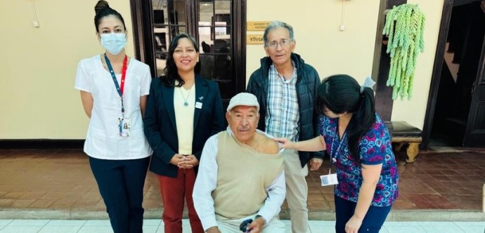 Decenas de personas acudieron al encuentro y se sumaron a la campaña que lidera el Ministerio de Salud en la región, a cargo de su autoridad, Jessica Rojas Gahona. La vacunación se extenderá por un período de dos meses o hasta lograr un 85% de cobertura en los grupos de riesgo.