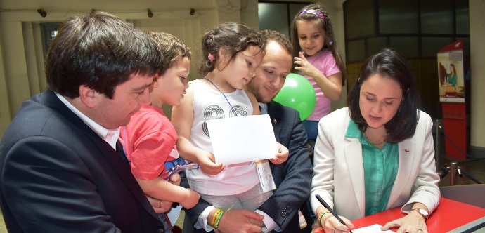 Iniciativa organizada cada año por CorreosChile contará nuevamente con el apoyo de la Seremi de Desarrollo Social, que apadrinará al jardín Payasito de Talca. 