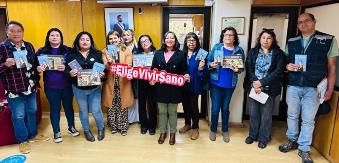 Se trata de un despliegue institucional y territorial (visitas a hogares), a cargo de David Ochoa y Gabriela Mancilla, ambos, funcionarios públicos de la unidad de focalización del Ministerio de Desarrollo Social. Por otra parte, se desarrollará una estrategia digital y comunicacional para promover dietas y conductas alimenticias saludables.