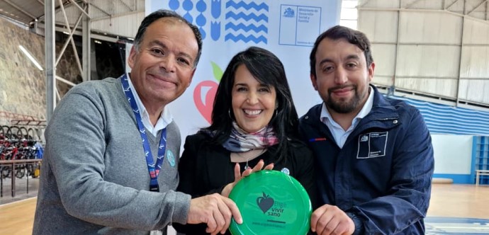 El lanzamiento de la campaña “Más juegos, menos pantalla” se realizó durante la jornada regional de psicomotricidad “Exploradores en movimiento” organizada por la Seremi de Educación, en la que niños y niñas de pre básica de la región participaron de actividades y jugaron junto a la compañía de profesores y estudiantes de la carrera de Kinesiología de la PUCV, la Universidad de Playa Ancha y la Universidad Andrés Bello. 