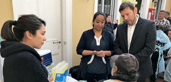 Los exámenes médicos se realizaron de forma gratuita en el marco del Programa Calle, con el propósito de mejorar las condiciones de salud y esperanza de vida de las personas en esta situación.