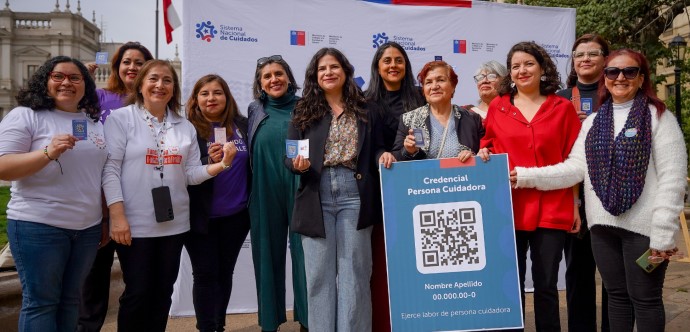 Las ministras de Desarrollo Social y Familia, Javiera Toro, y de la Mujer y la Equidad de Género, Antonia Orellana, anunciaron que esto permitirá facilitar el trámite que debe realizarse entre el 7 y 9 de octubre ante la Junta Electoral respectiva.